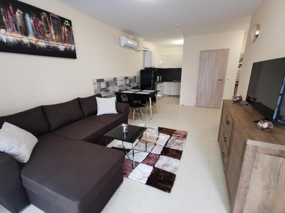 Къмпинг Градина - Апартамент С Две Спални В К-С Черноморска Звезда Apartment Chernomorets Exterior photo