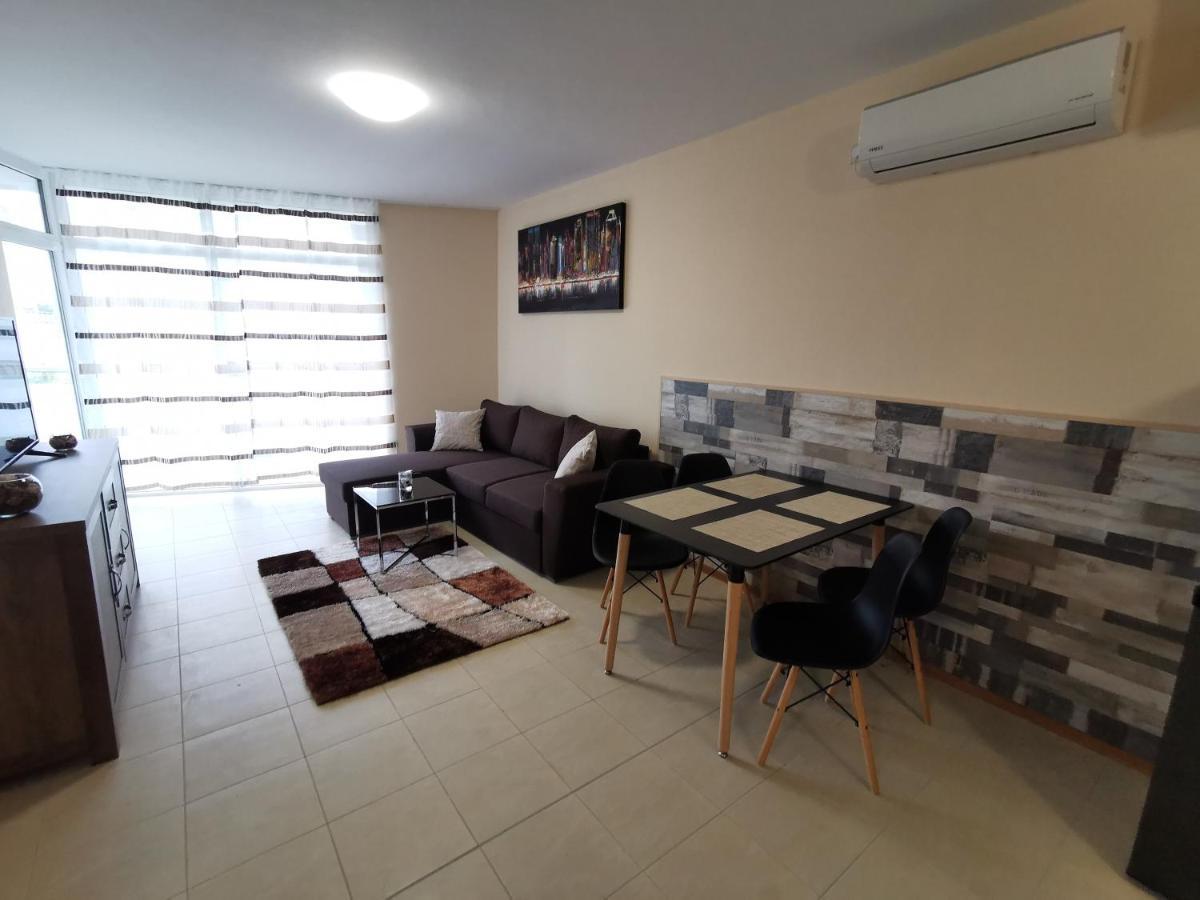 Къмпинг Градина - Апартамент С Две Спални В К-С Черноморска Звезда Apartment Chernomorets Exterior photo