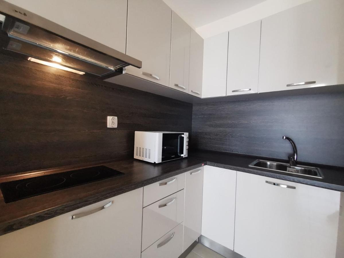 Къмпинг Градина - Апартамент С Две Спални В К-С Черноморска Звезда Apartment Chernomorets Exterior photo
