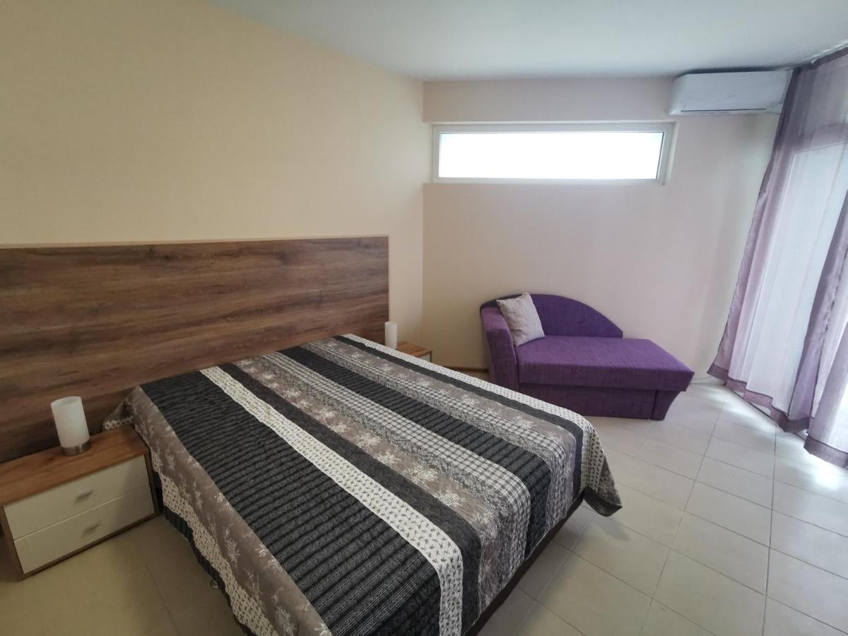 Къмпинг Градина - Апартамент С Две Спални В К-С Черноморска Звезда Apartment Chernomorets Exterior photo